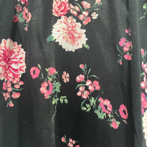 Black and pink floral top - Picture 3 of 6
